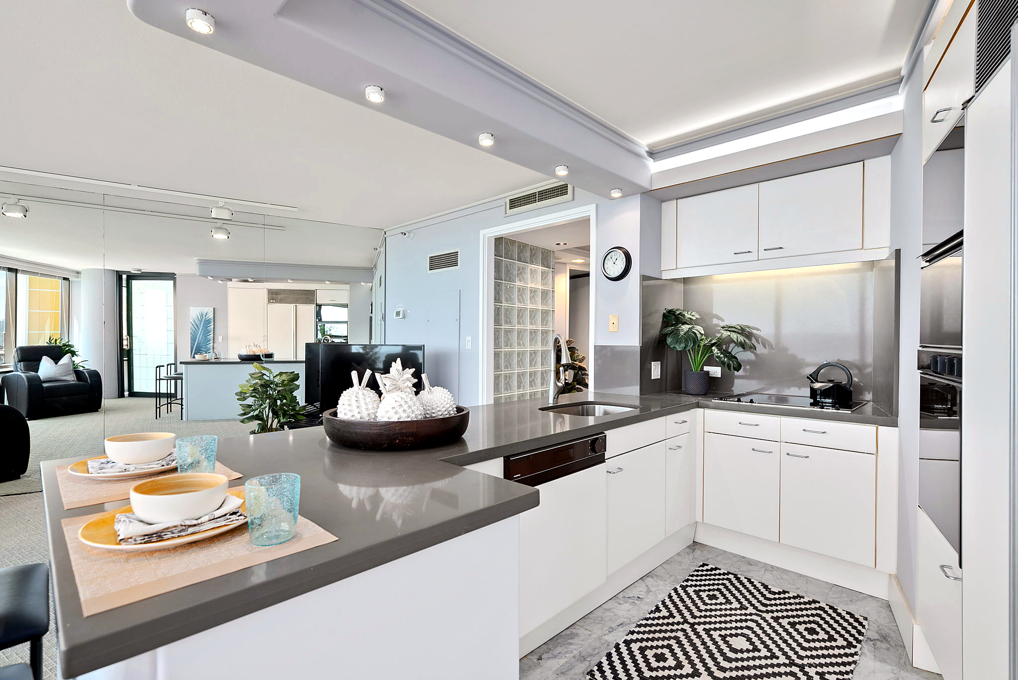 Kitchen Counter & Prep Area